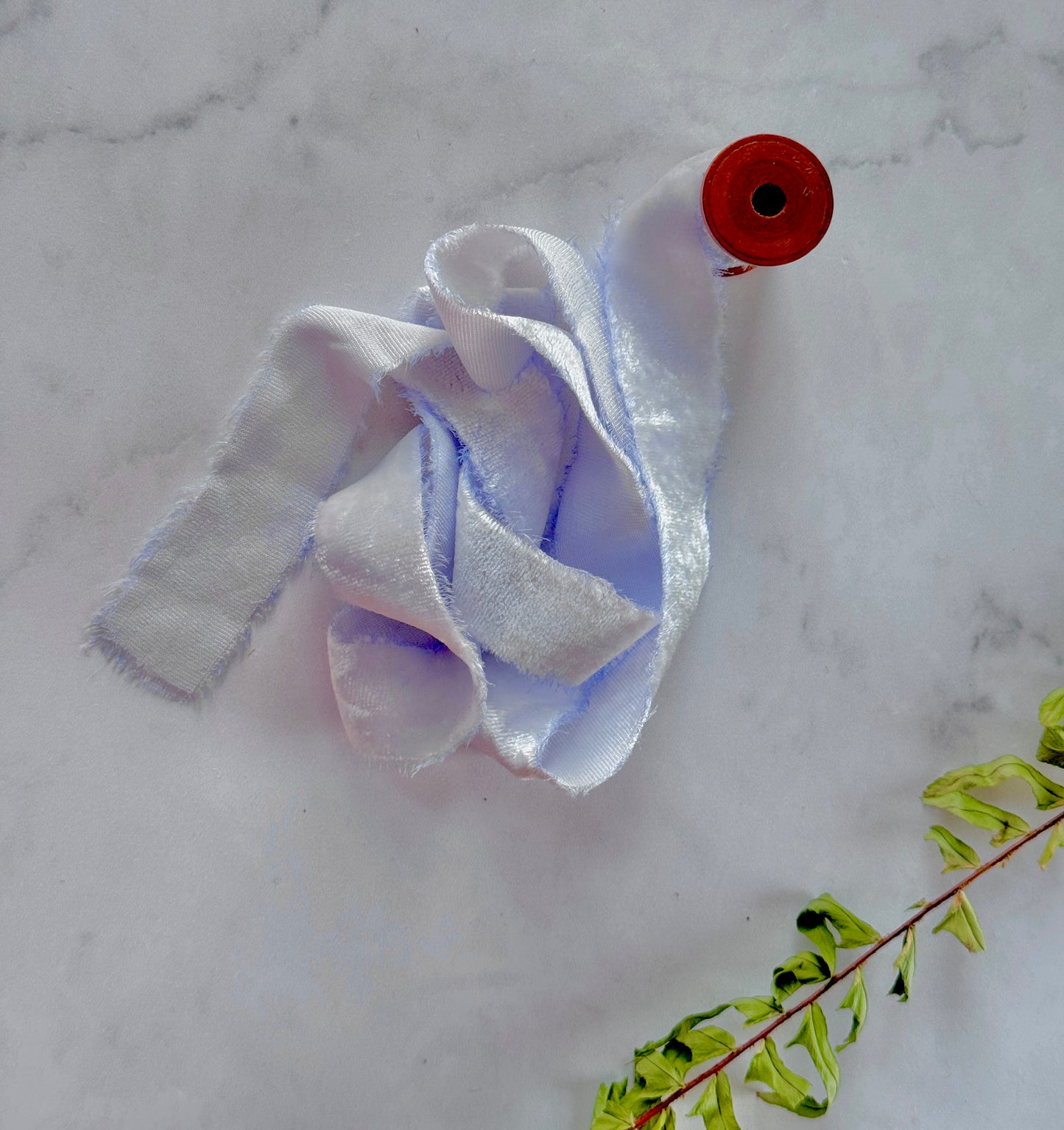 Listón de Seda Terciopelo en color Lilac Bleu de Silk & Pepper