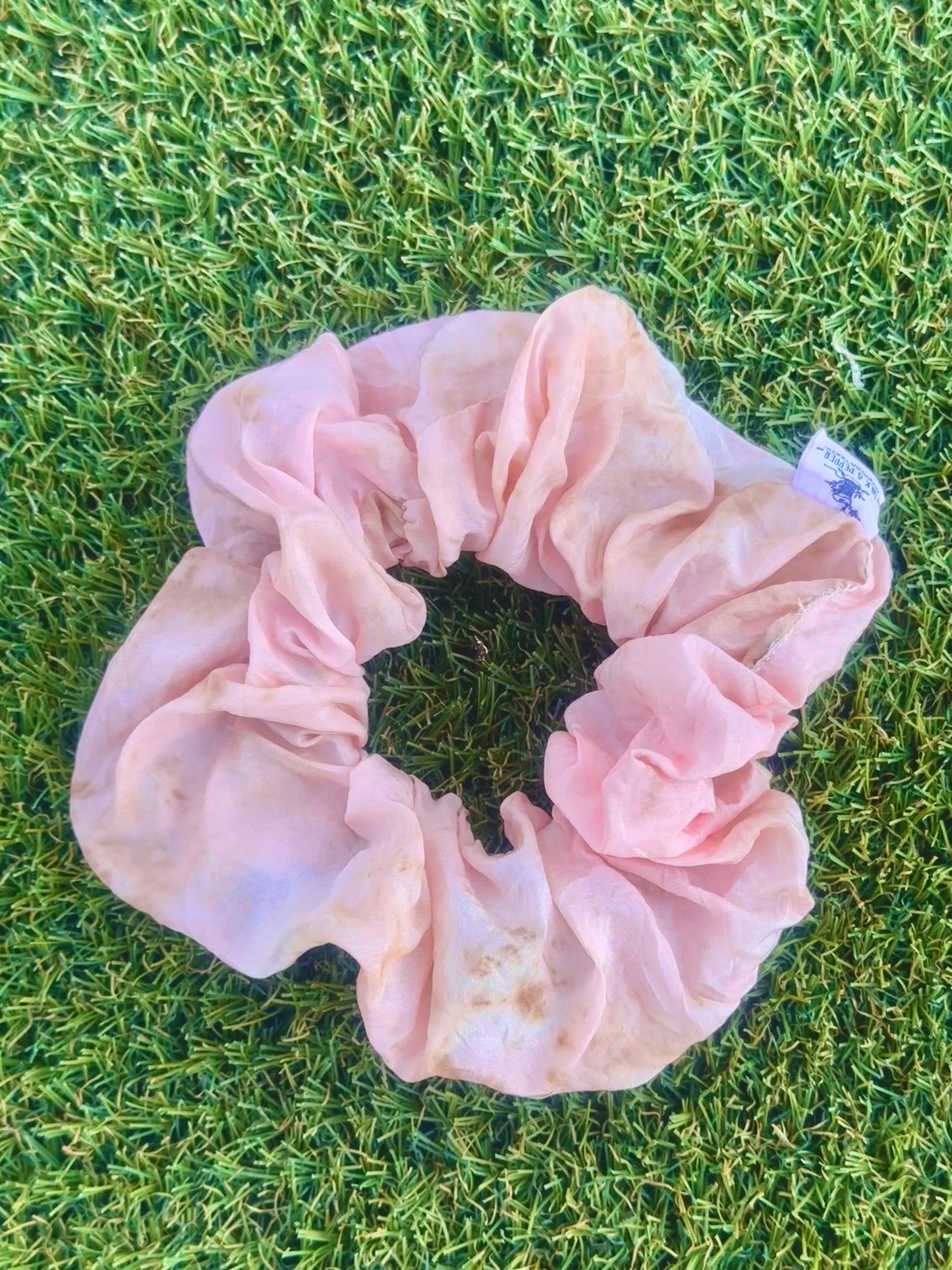 Lujoso Scrunchie de Seda Grande en Tono Blush