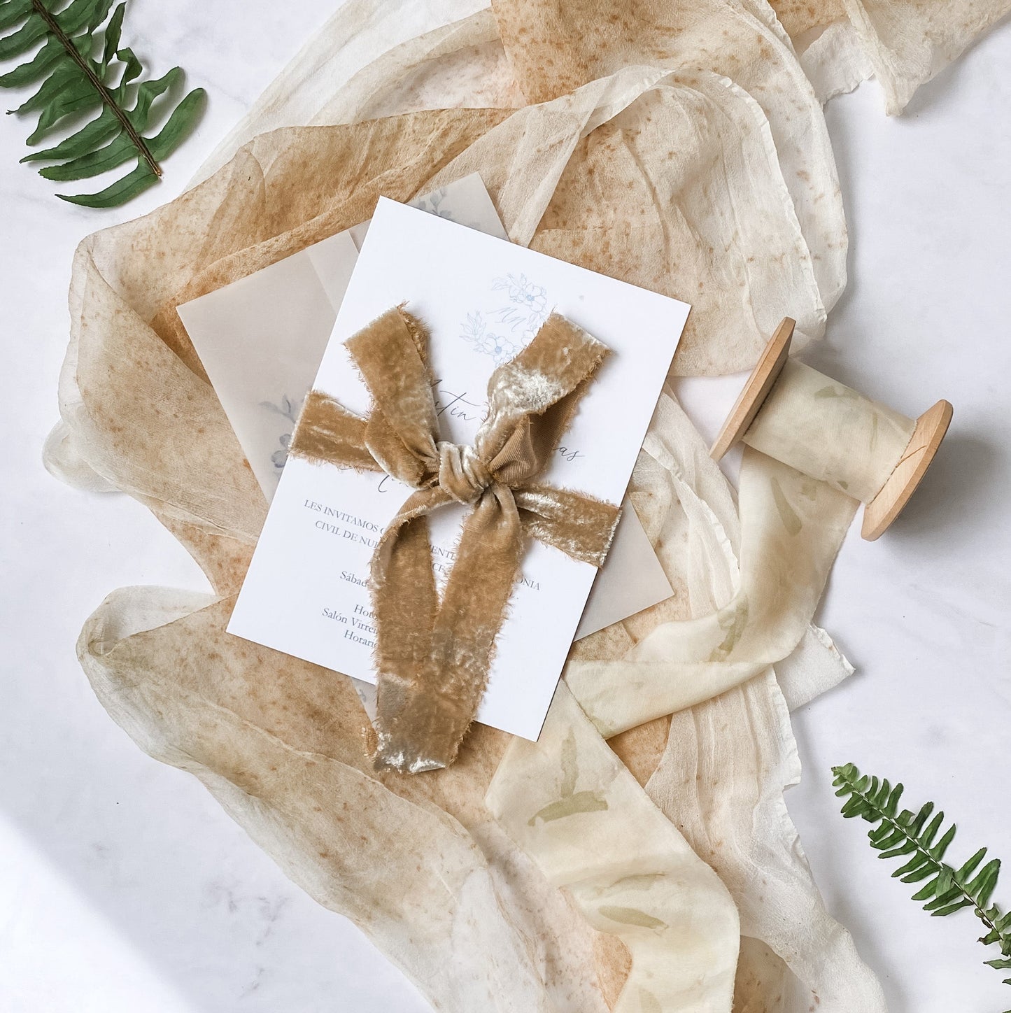 Camino de mesa Botanical Print no. 3 - Tonos tierra Silk & Pepper