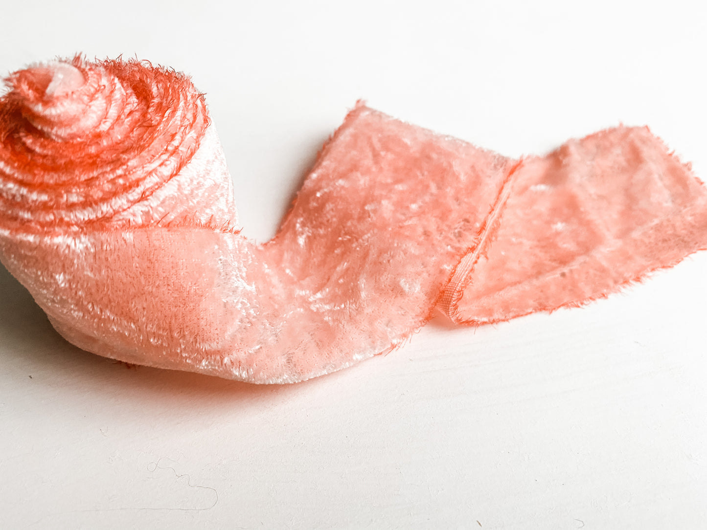 Listón de Seda Terciopelo en color Fuzzy Peach Silk & Pepper