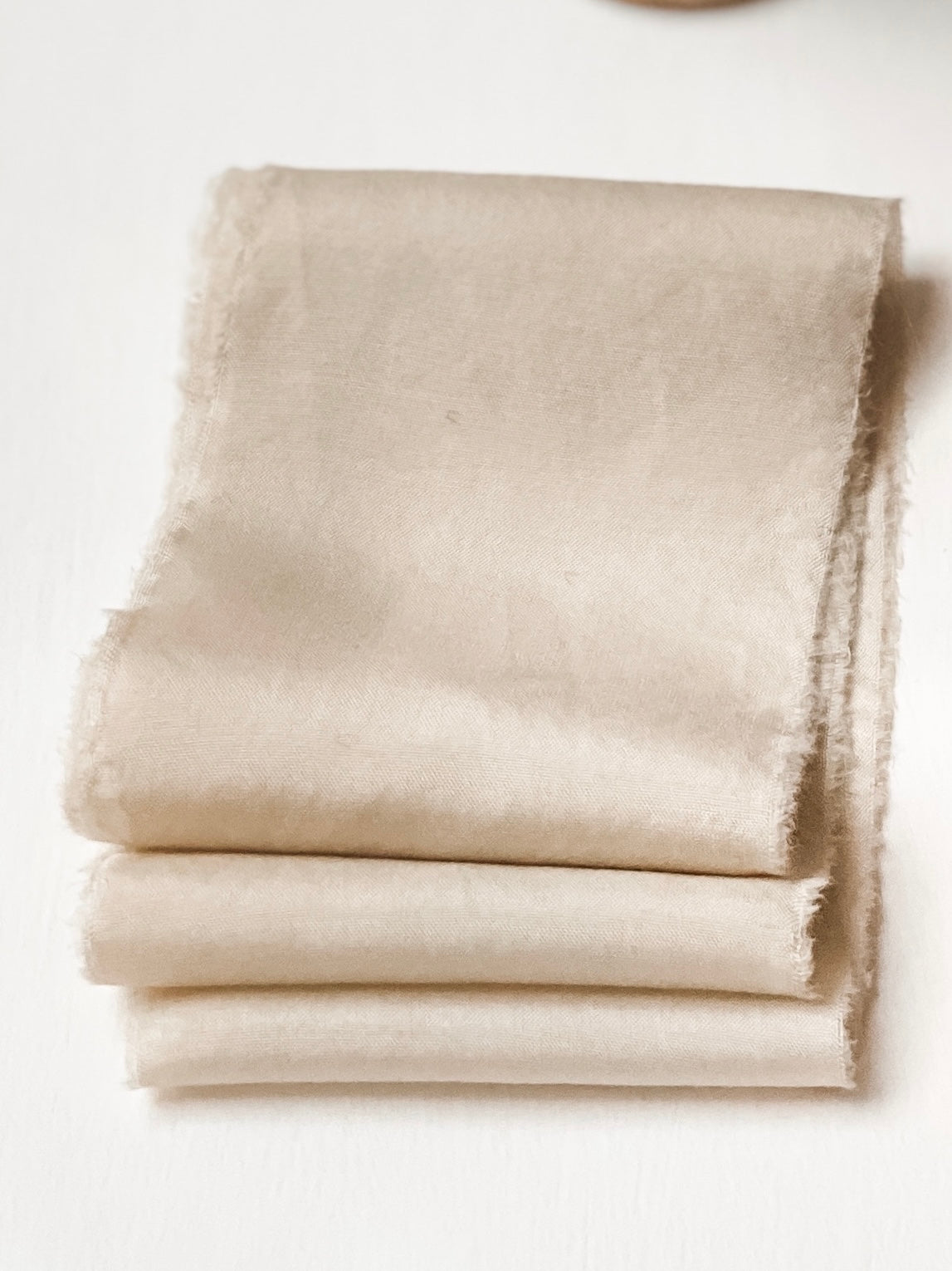 Edición Limitada - Listón de Seda Charmeuse en Bone de Silk & Pepper