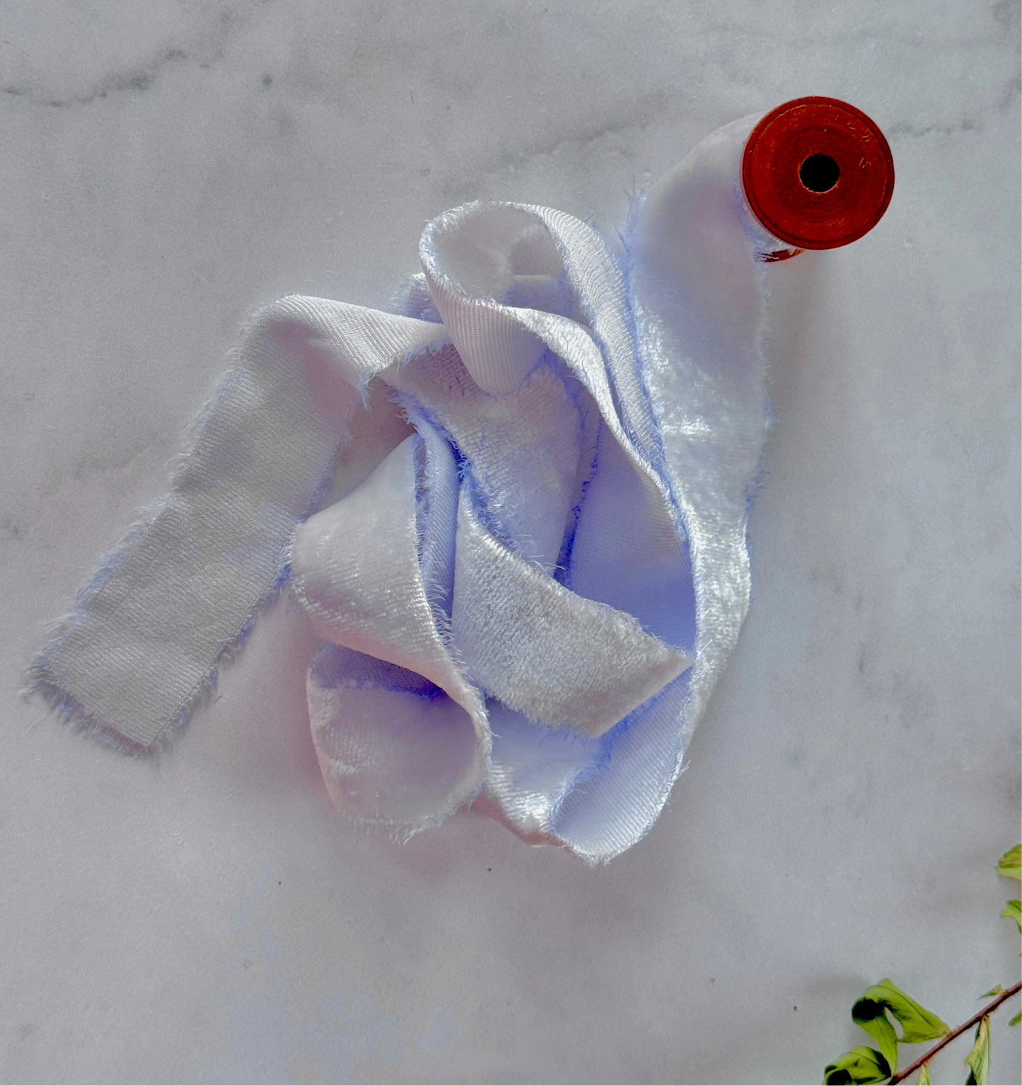 Listón de Seda Terciopelo en color Lilac Bleu de Silk & Pepper