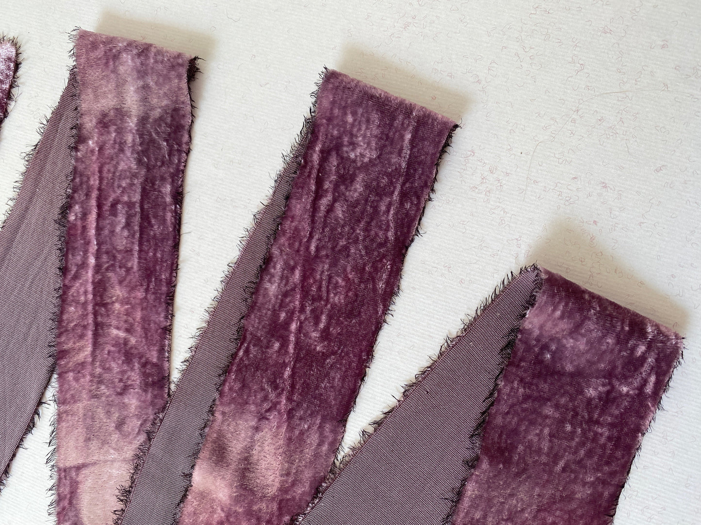 Listón de Seda Terciopelo en color Black Cherry de Silk & Pepper