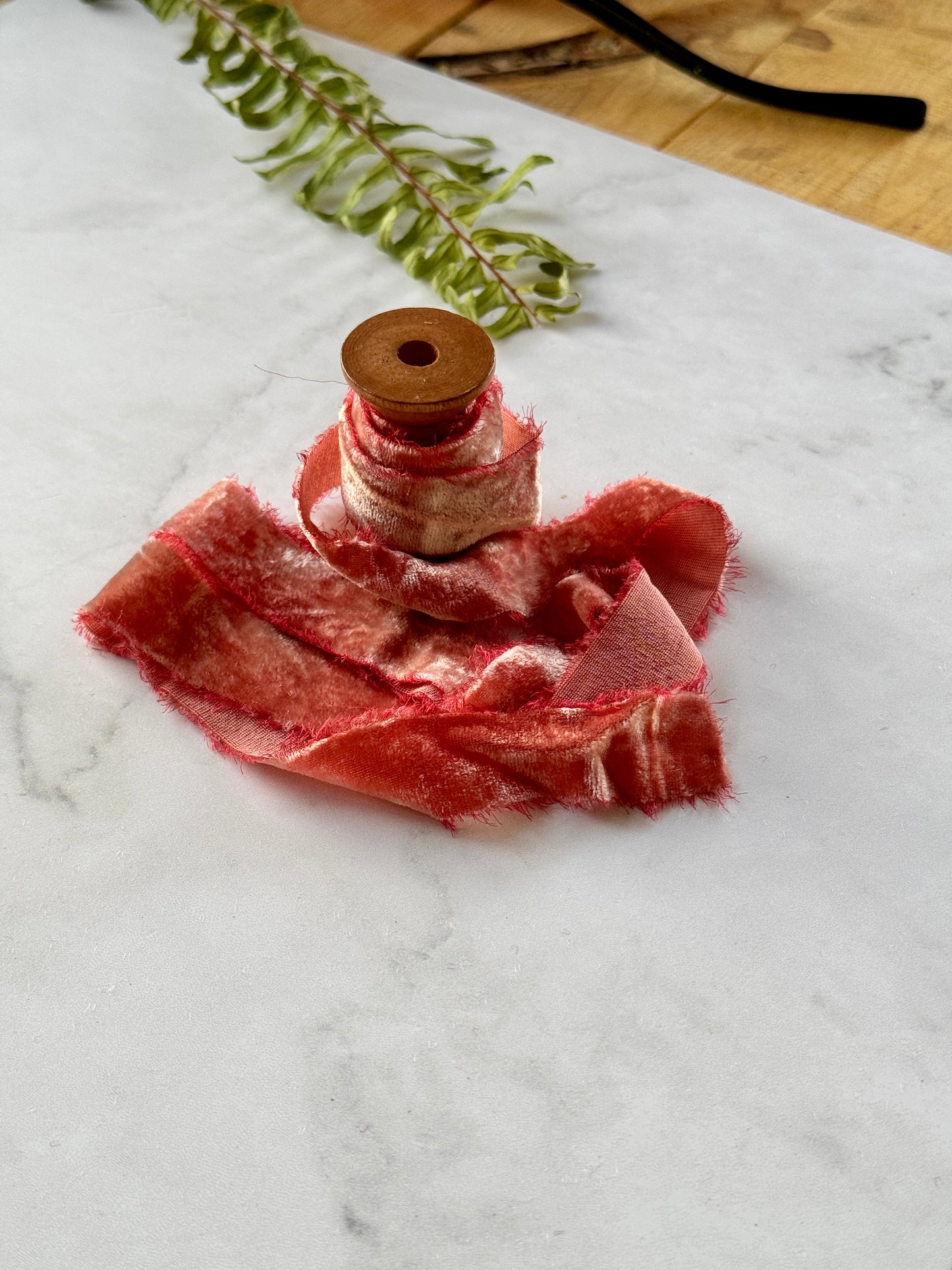 Listón de Seda Terciopelo en color Chili Powder de Silk & Pepper