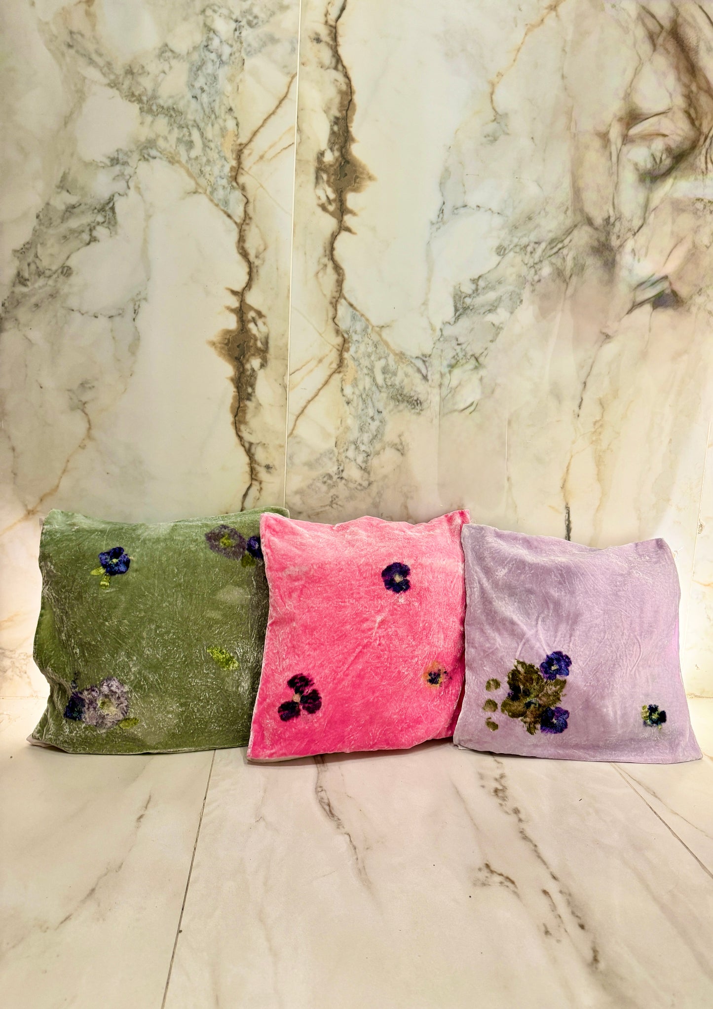 Cojines de Seda Terciopelo teñidos y estampados con Flores 🌺 🌸🌷💐🌼 Silk & Pepper