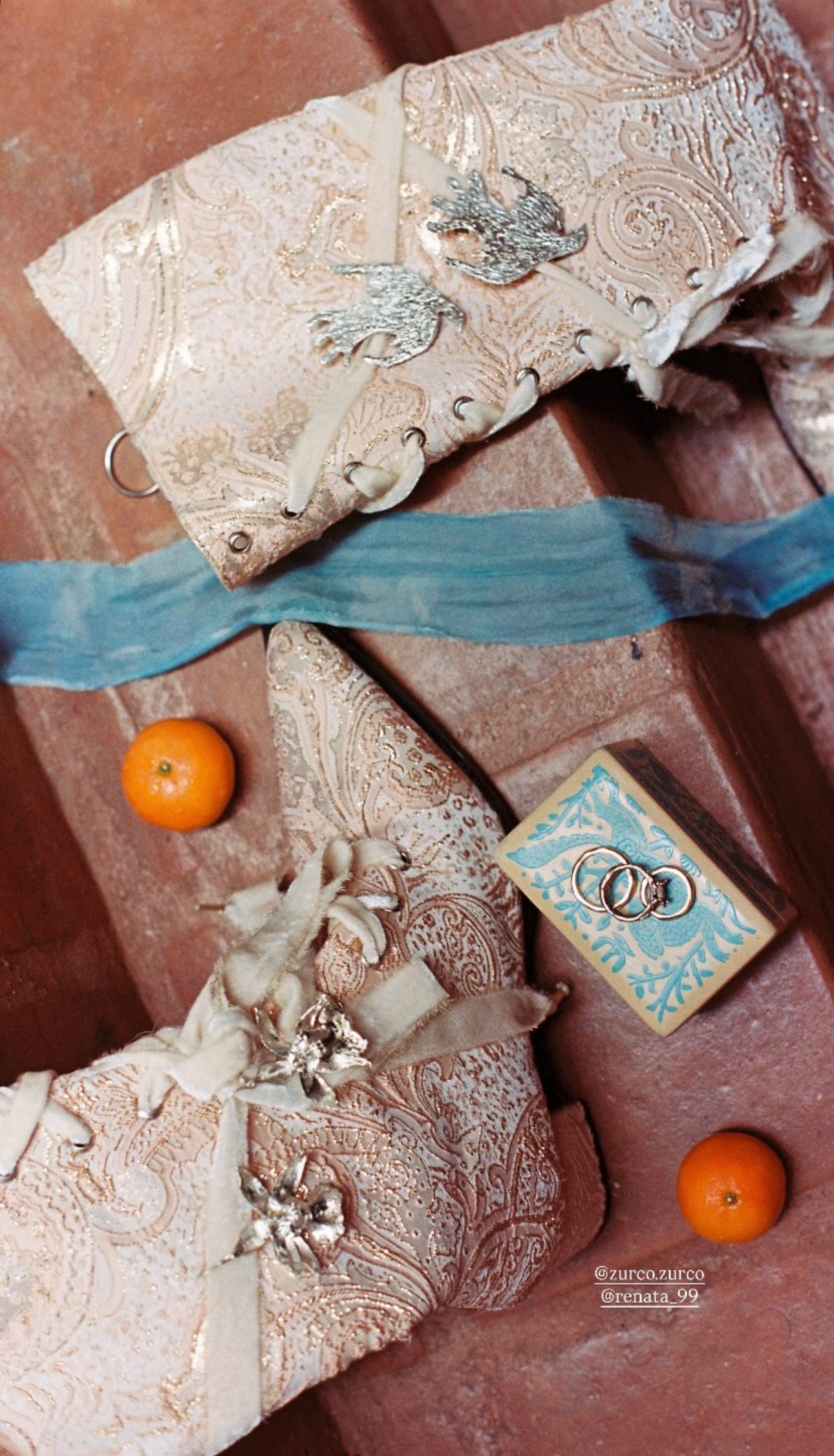 Listón de Seda Terciopelo en color Vanilla Latte de Silk & Pepper