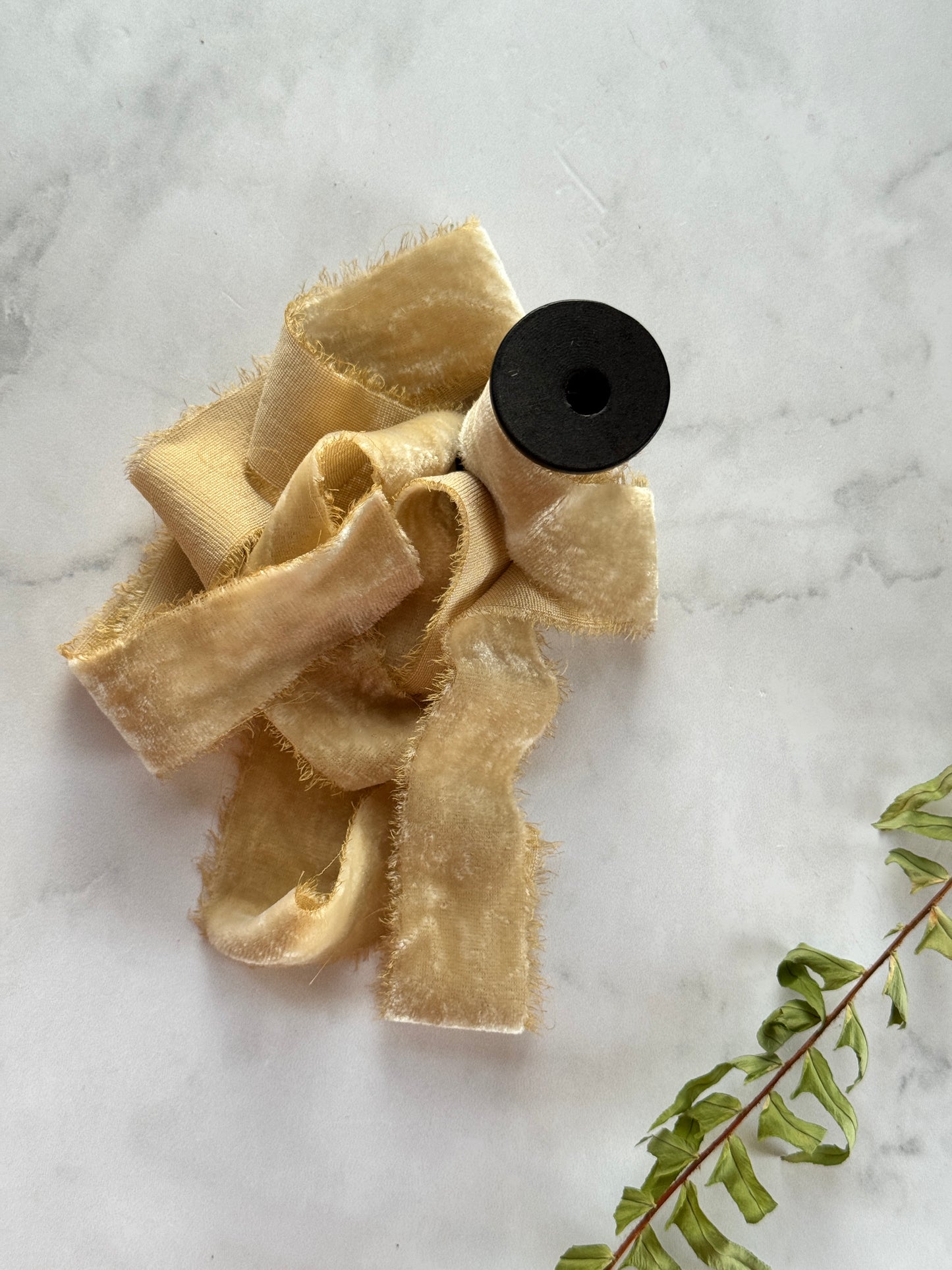 Listón de Seda Terciopelo en color Metallic Tan Silk & Pepper