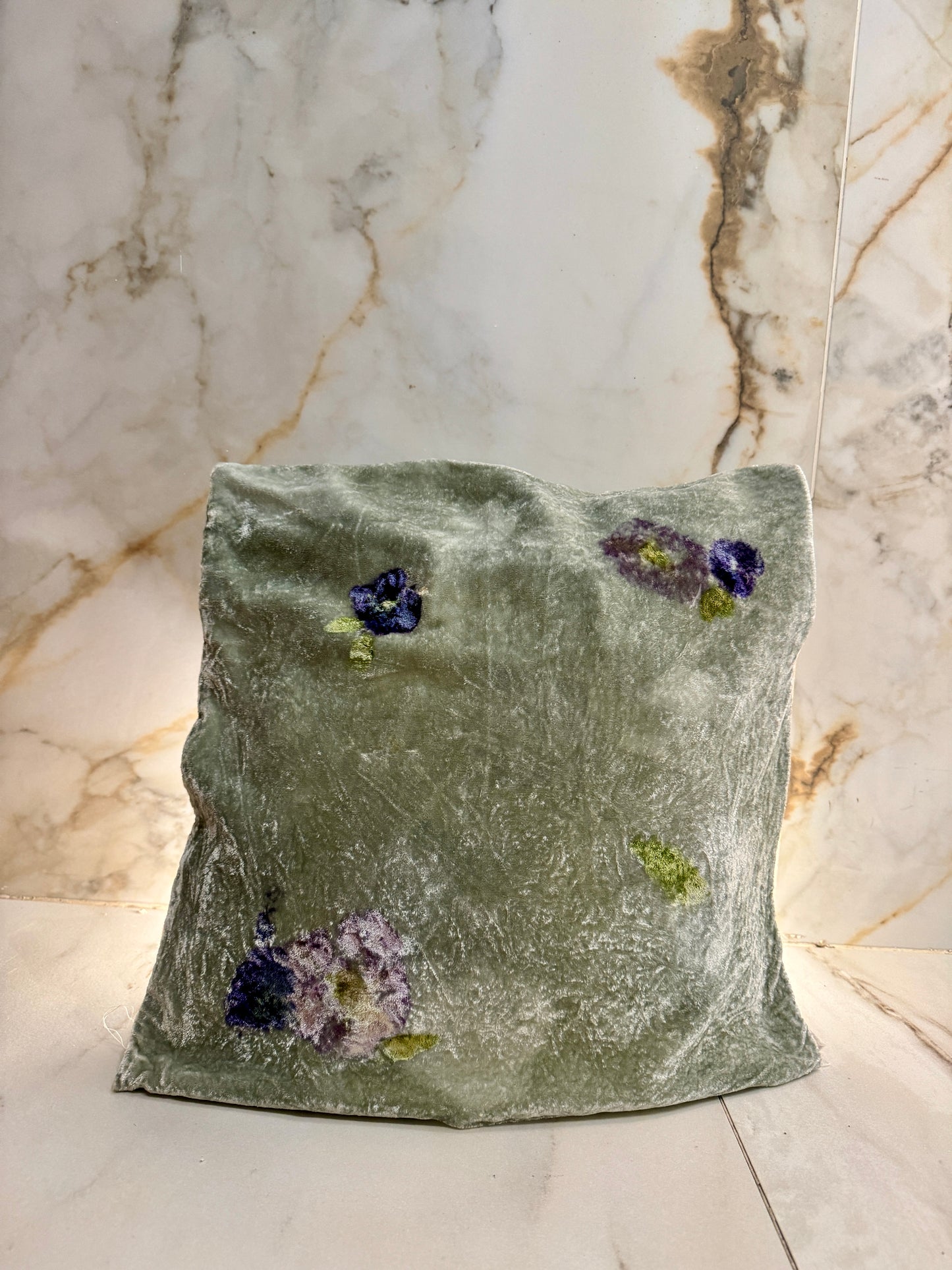 Cojines de Seda Terciopelo teñidos y estampados con Flores 🌺 🌸🌷💐🌼 Silk & Pepper