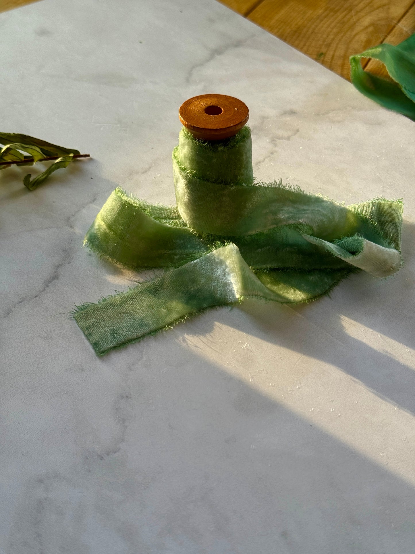 Listón de Seda Terciopelo en color Fern de Silk & Pepper