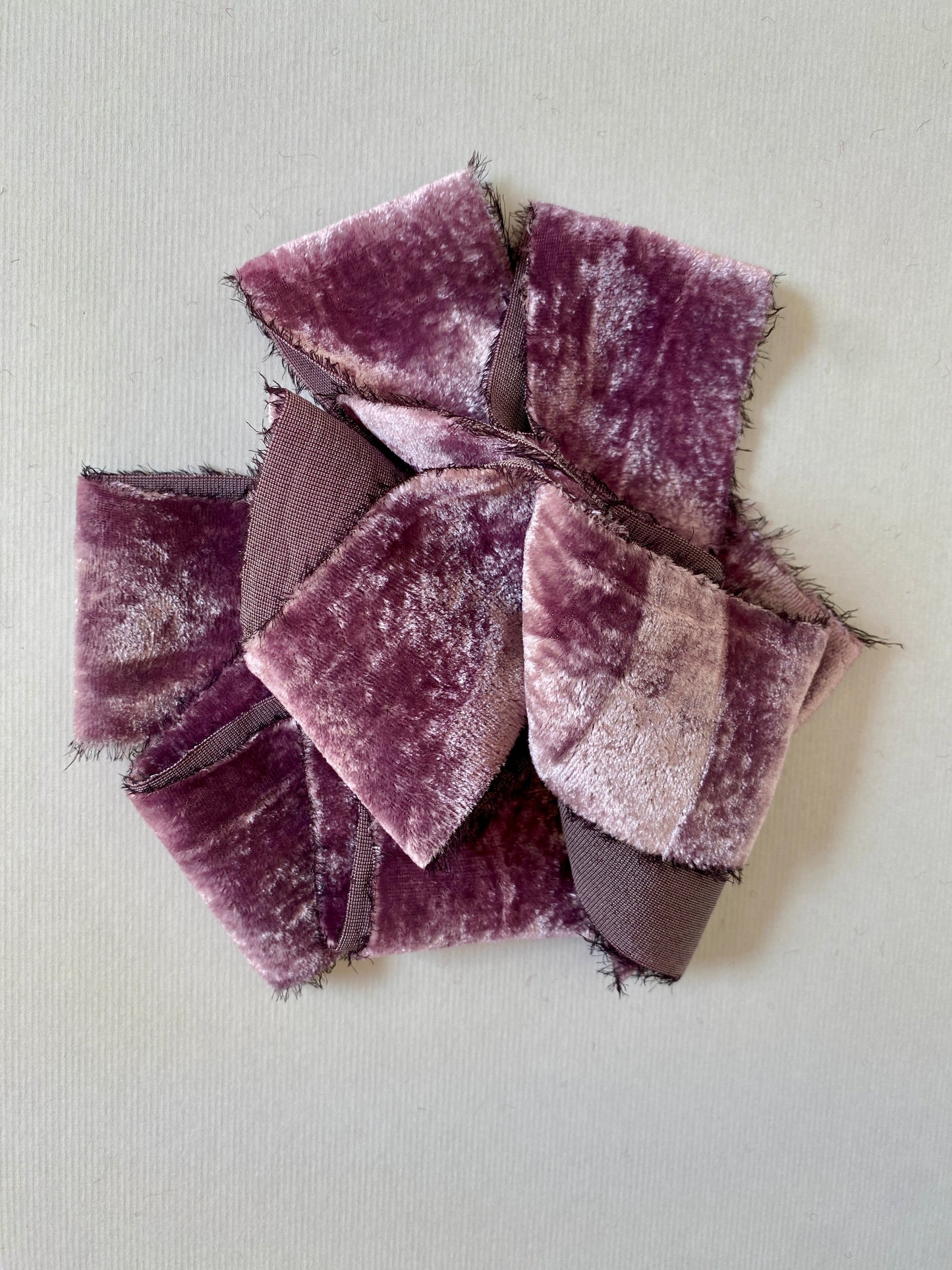 Listón de Seda Terciopelo en color Black Cherry de Silk & Pepper