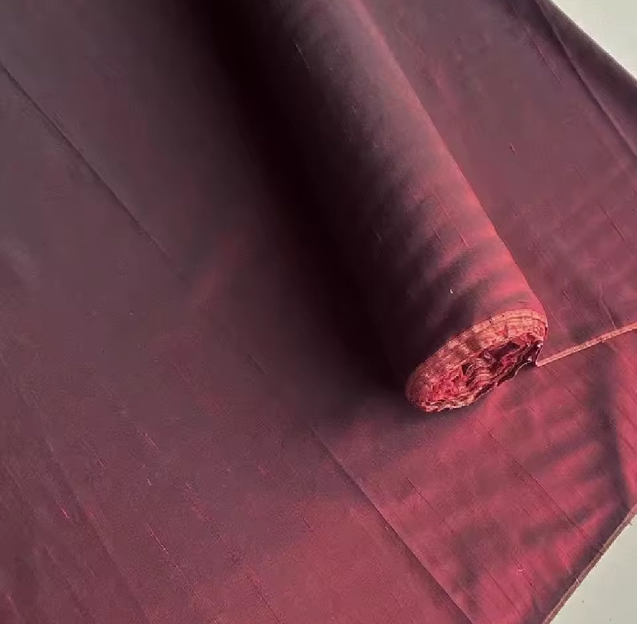 ✨ Seda Dupion 19 m/m Colores – Textura Natural con Elegancia y Cuerpo por metro