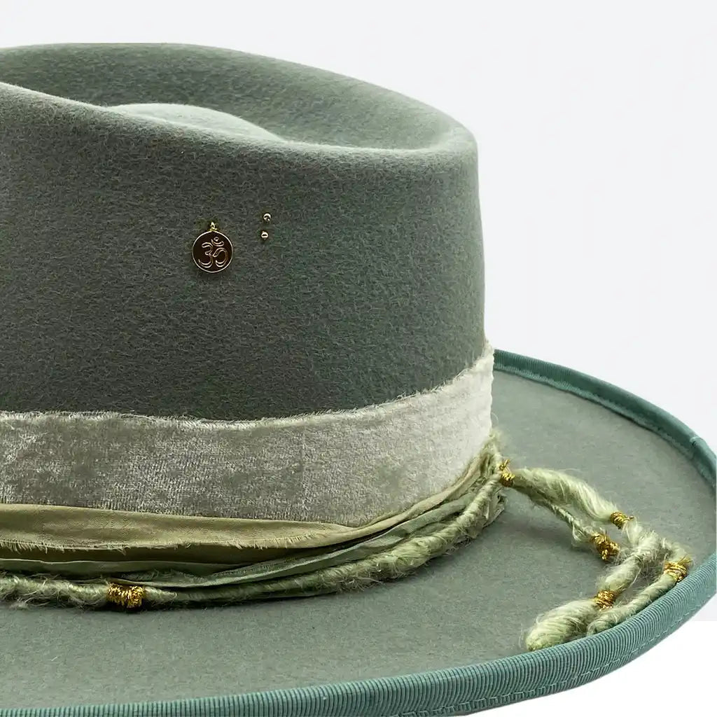 Listón de Seda Terciopelo en color Sage de Silk & Pepper