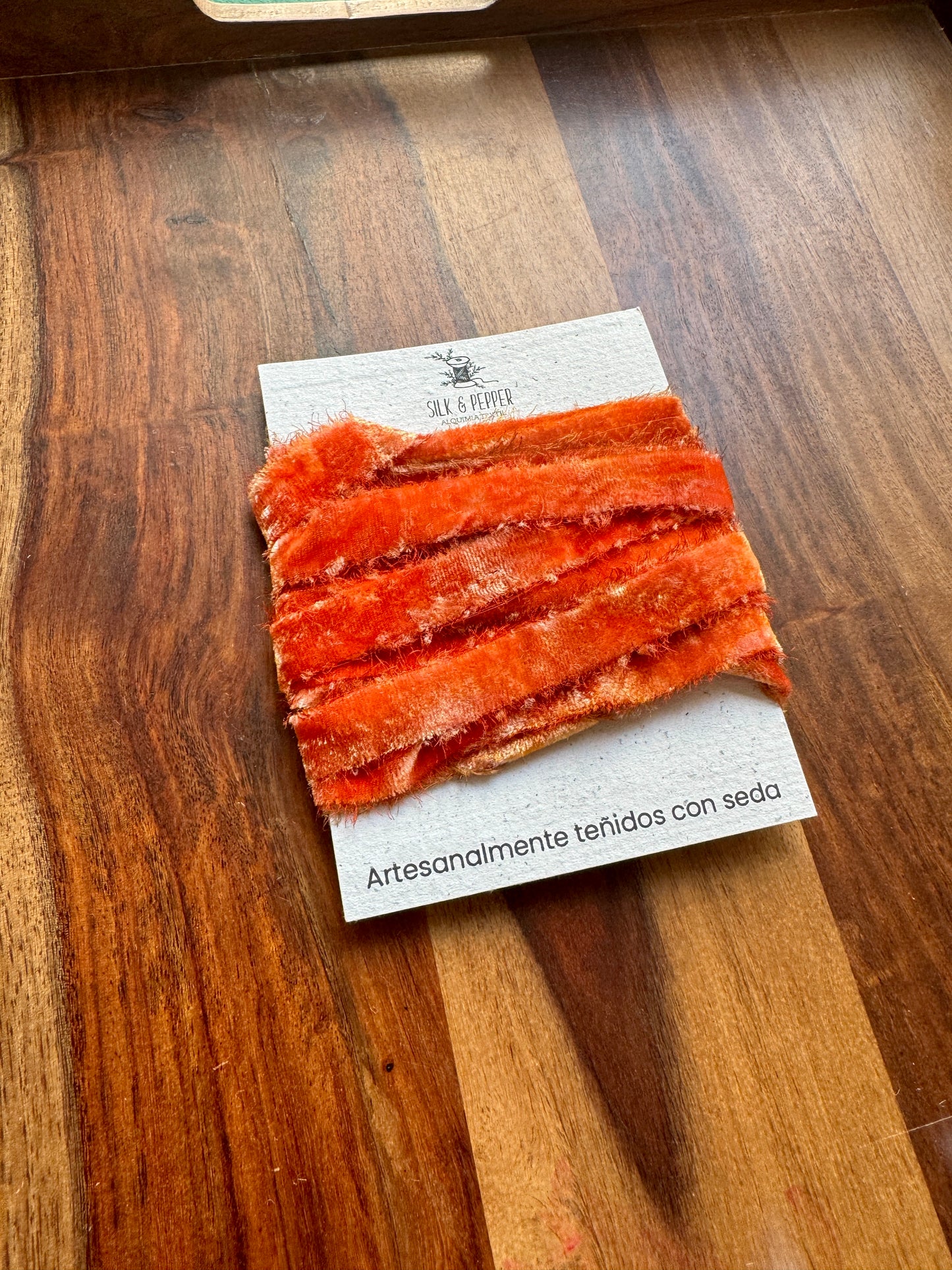 Listón de Seda Terciopelo en color Pumpkin de Silk & Pepper
