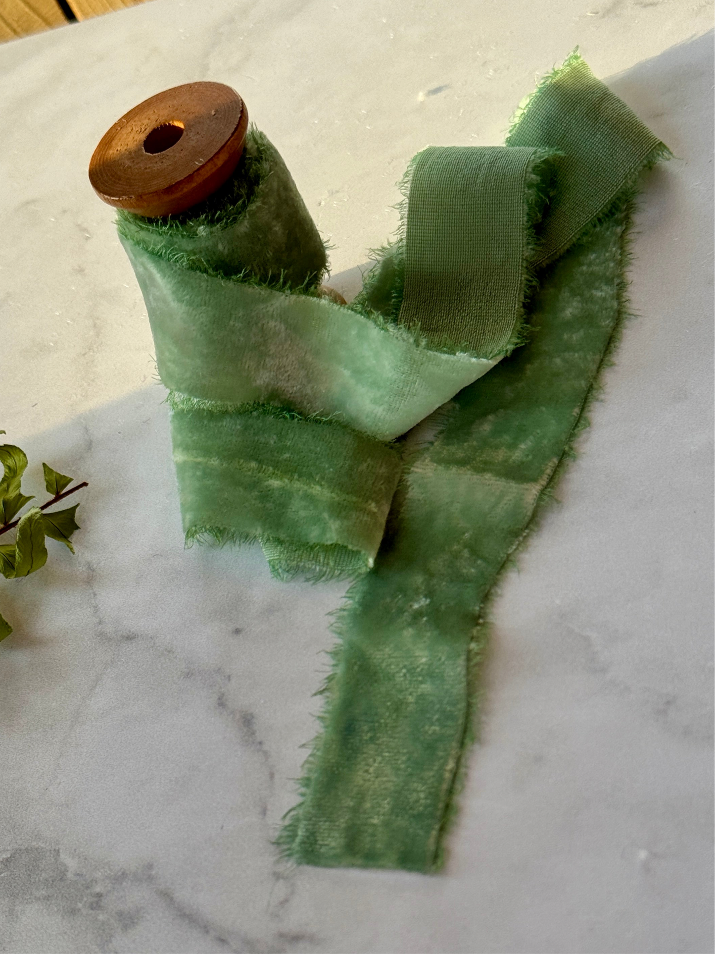 Listón de Seda Terciopelo en color Fern de Silk & Pepper