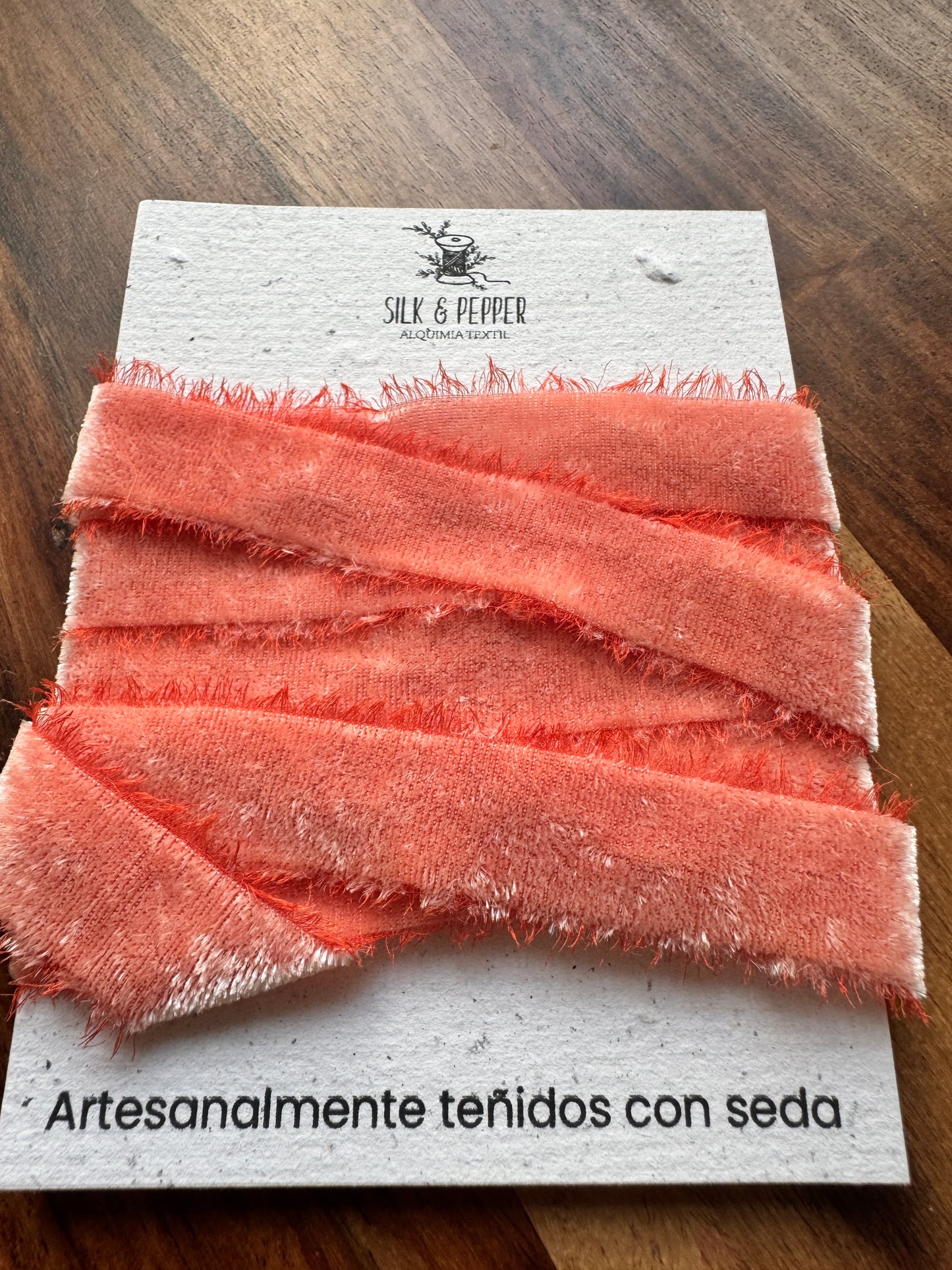 Listón de Seda Terciopelo en color Pomelo de Silk & Pepper