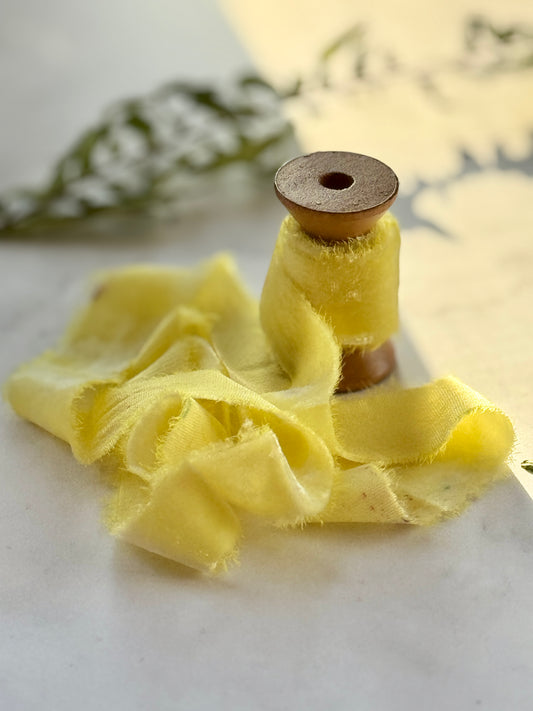 Listón de Seda Terciopelo en color Bumblebee de Silk & Pepper