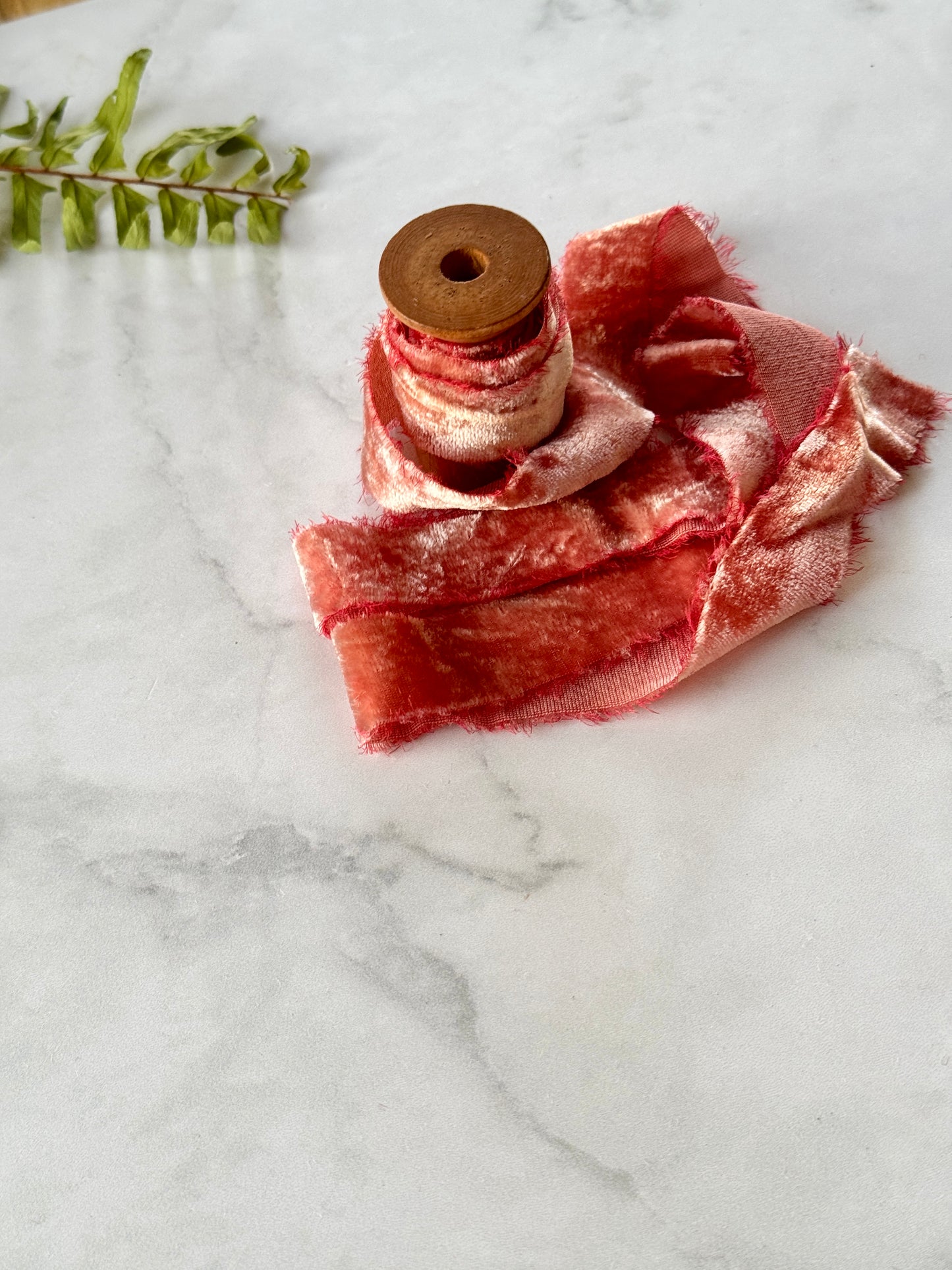 Listón de Seda Terciopelo en color Chili Powder de Silk & Pepper