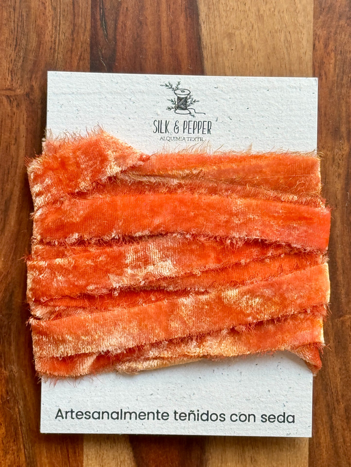 Listón de Seda Terciopelo en color Pumpkin de Silk & Pepper