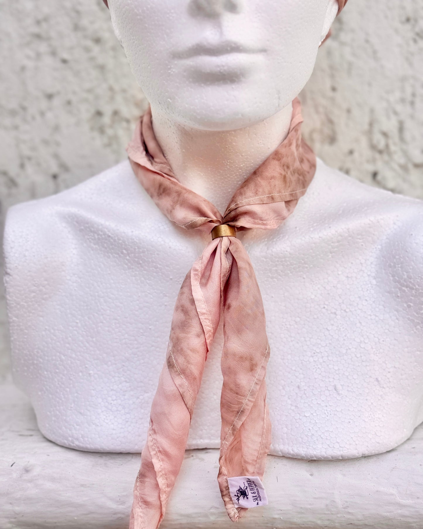 La "Clásica" Mascada de Seda Silk & Pepper