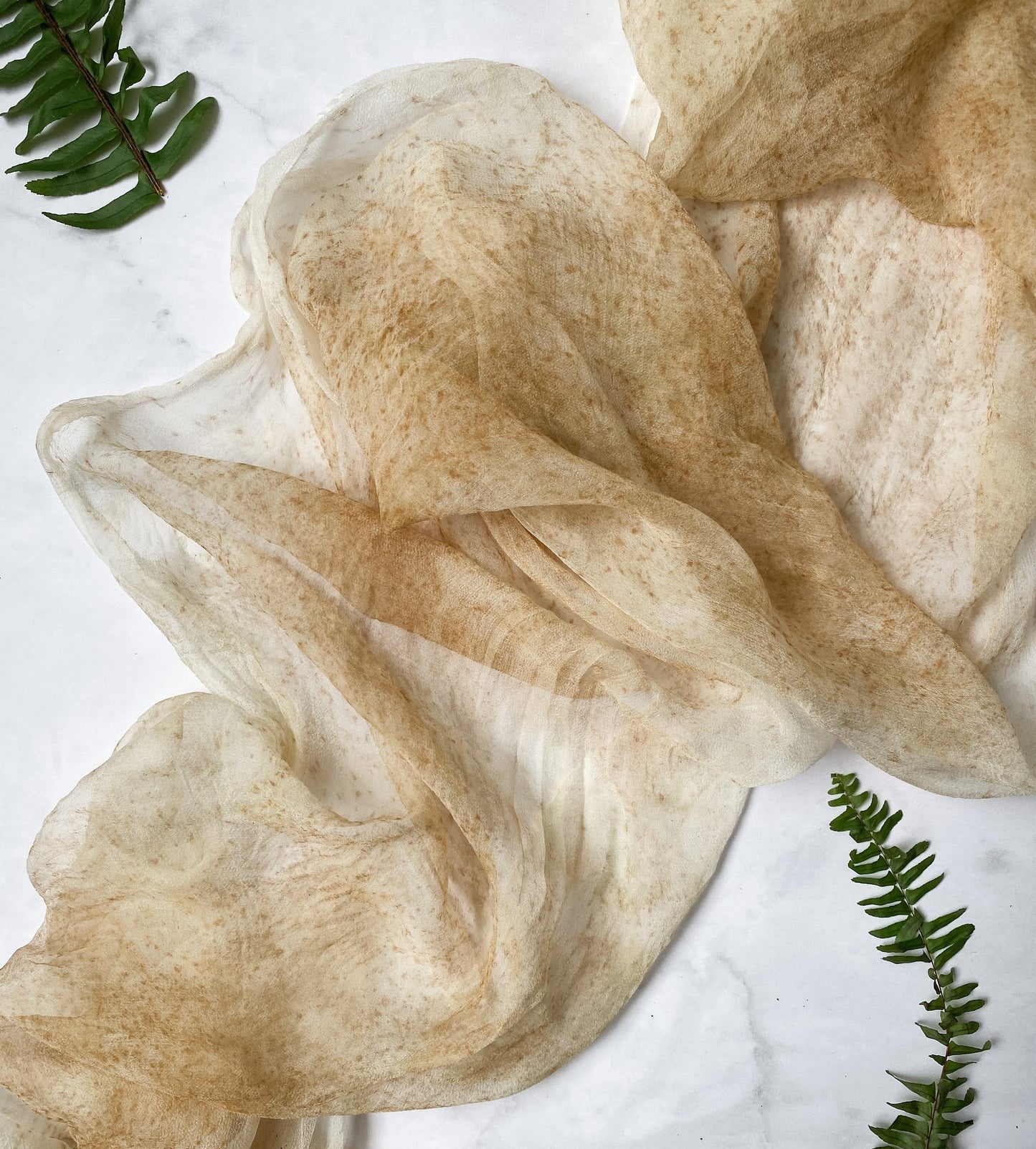 Camino de mesa Botanical Print no. 3 - Tonos tierra Silk & Pepper