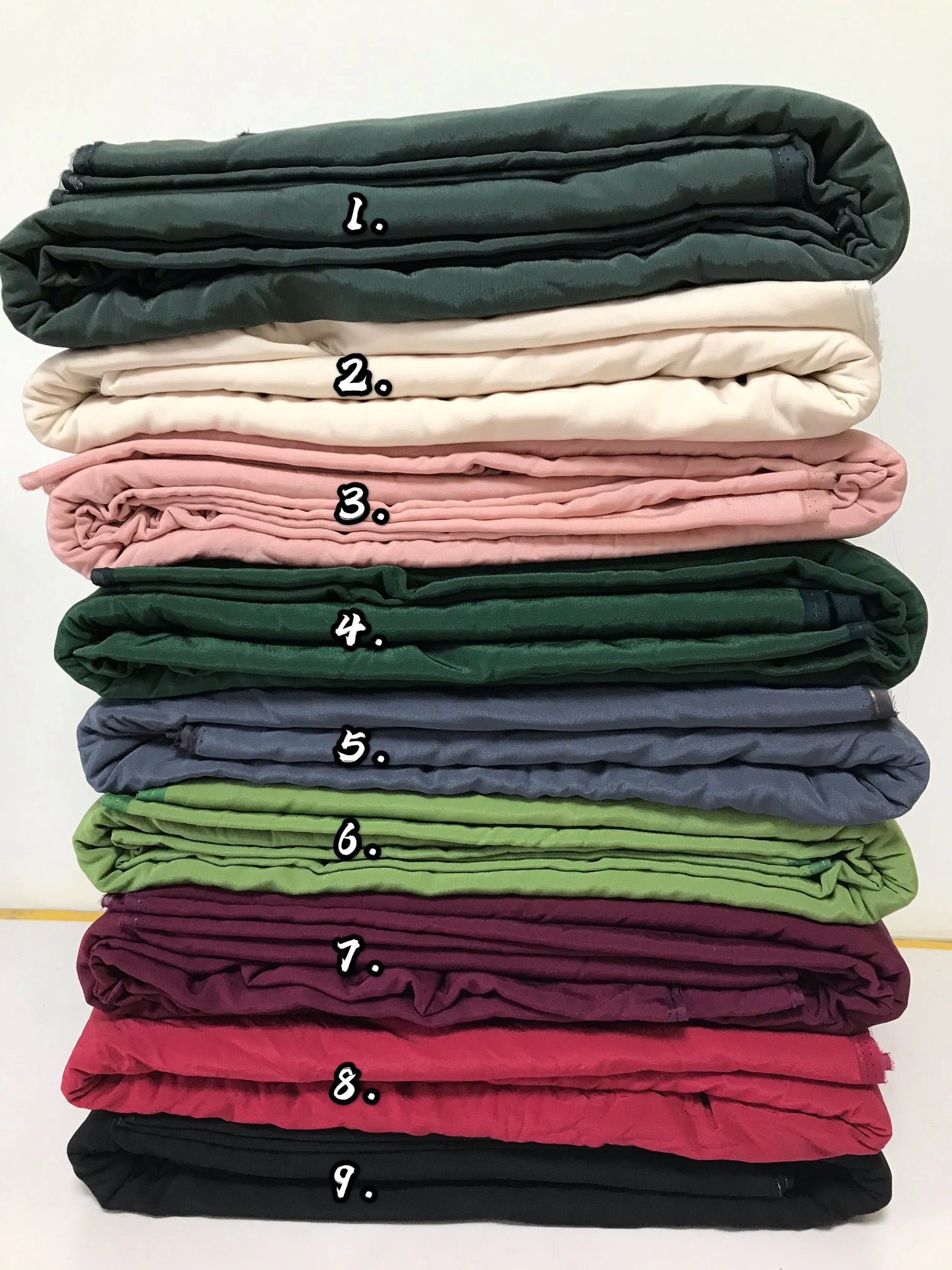 🖤 Terciopelo de Seda – Lujo, Suavidad y Profundidad en Cada Metro